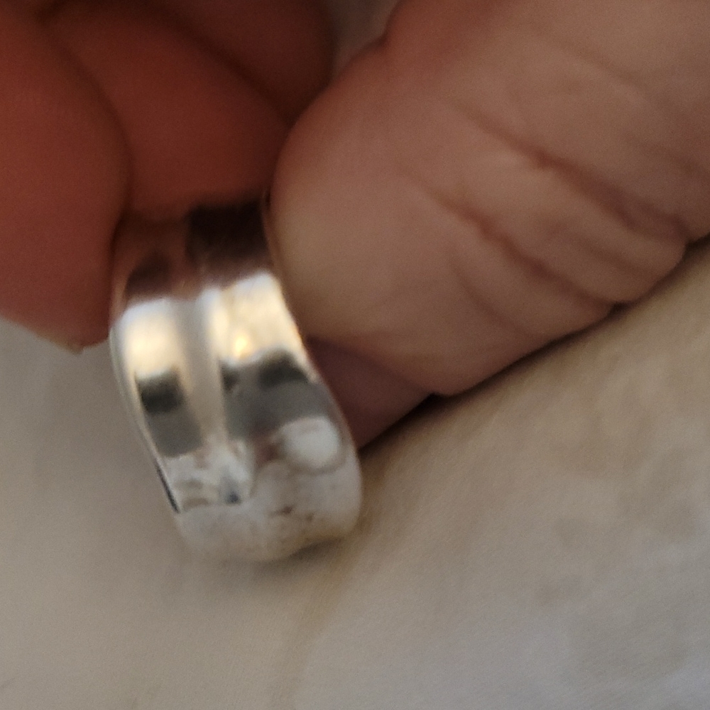 NOT FOR SALE Tiffany & Co. "AUTHENTIC" Elsa Peretti collection.  Size 8.